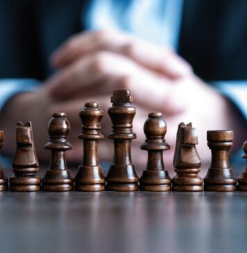 An Expert Guide To Sales Leadership (Part 1) – The Do’s & Dont’s. Leadership-Chess- 1300 wide