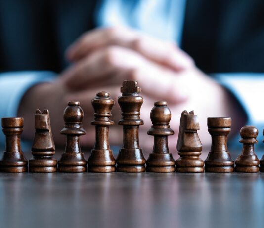 An Expert Guide To Sales Leadership (Part 1) – The Do’s & Dont’s. Leadership-Chess- 1300 wide