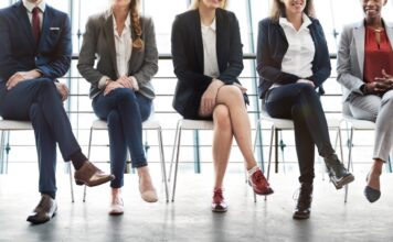 10 Expert Tips To Stand Out On LinkedIn Progression